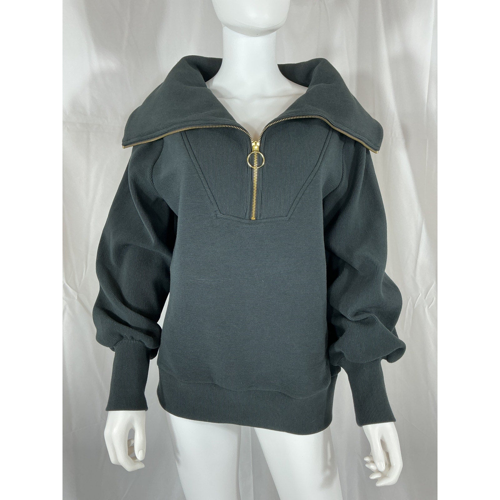 Varley 'Vine' Black Long Sleeve Pullover Size M