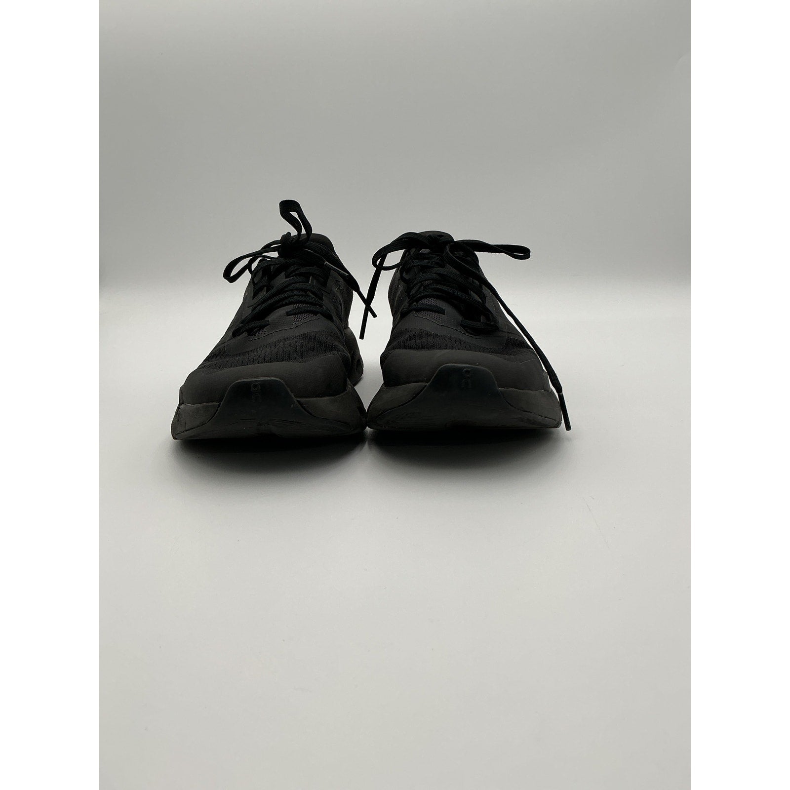 On 'Cloudpulse' Black Sneaker Size 6.5