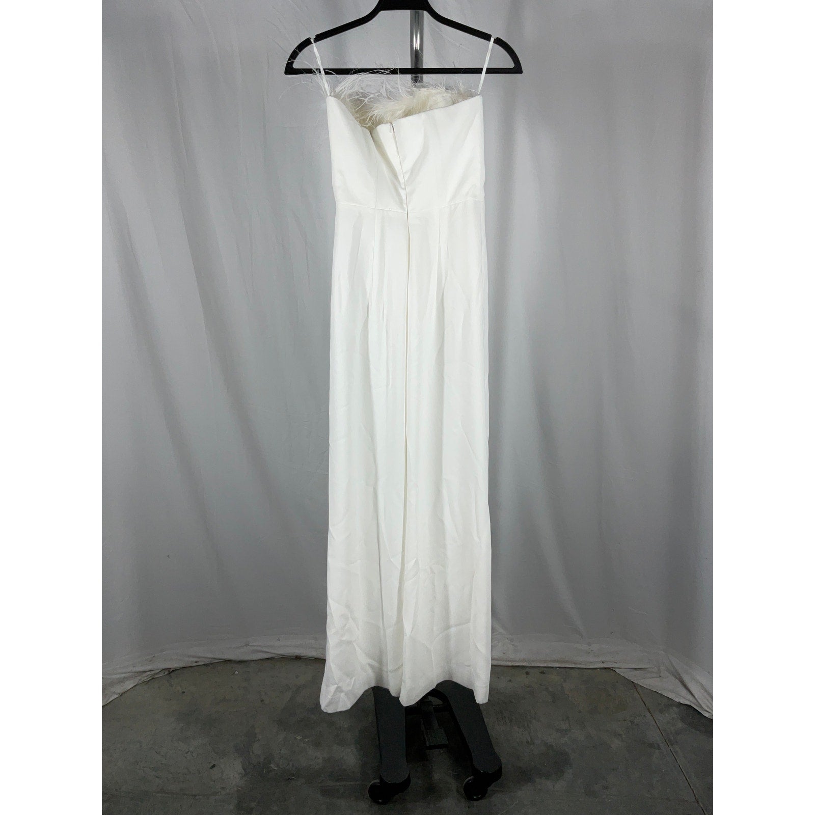 16Arlington 'Taree' White Polyester Feather-Trimmed Jumpsuit Size 8