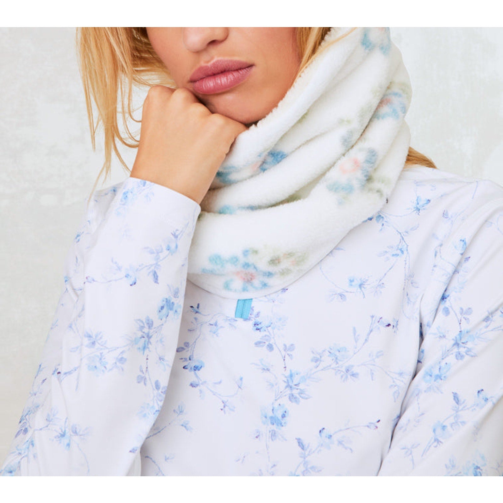 Loveshackfancy 'Arian' White Floral Fleece Neck Gator Size OS