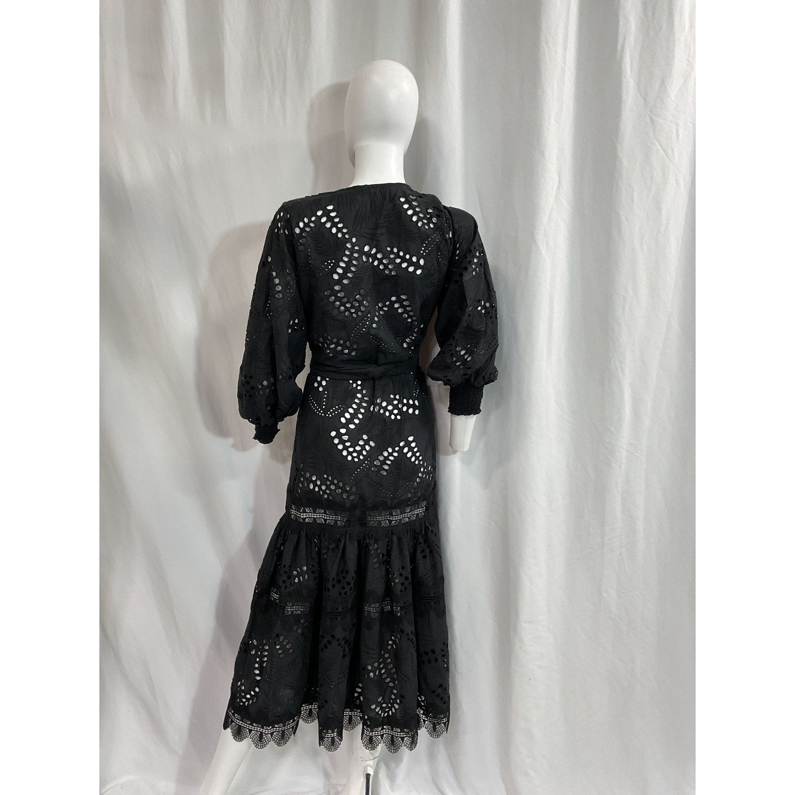 Waimari 'Vistamar' Black Lace Trim Kimono Size XS