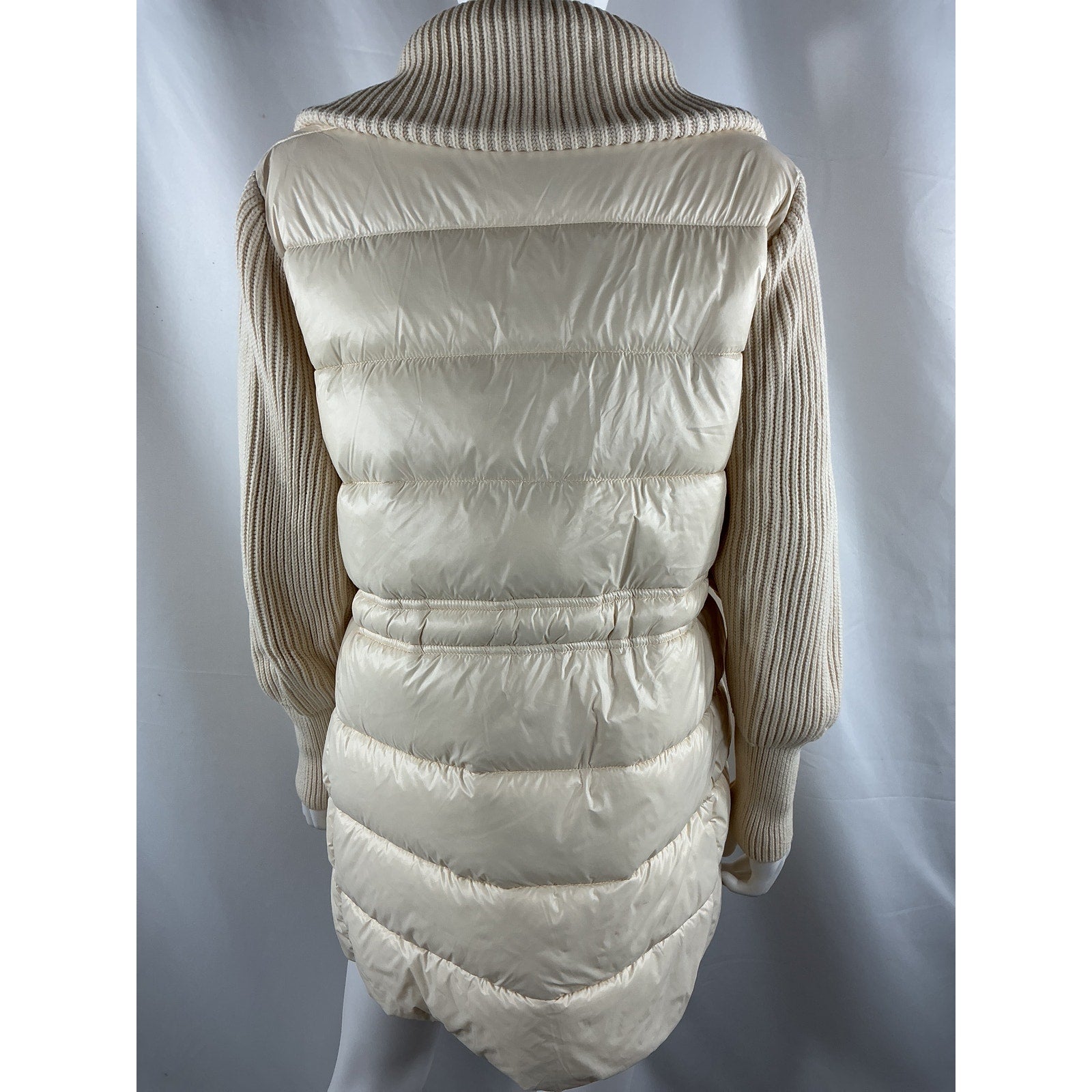 Varley 'Arlen' White Nylon Jacket Size M