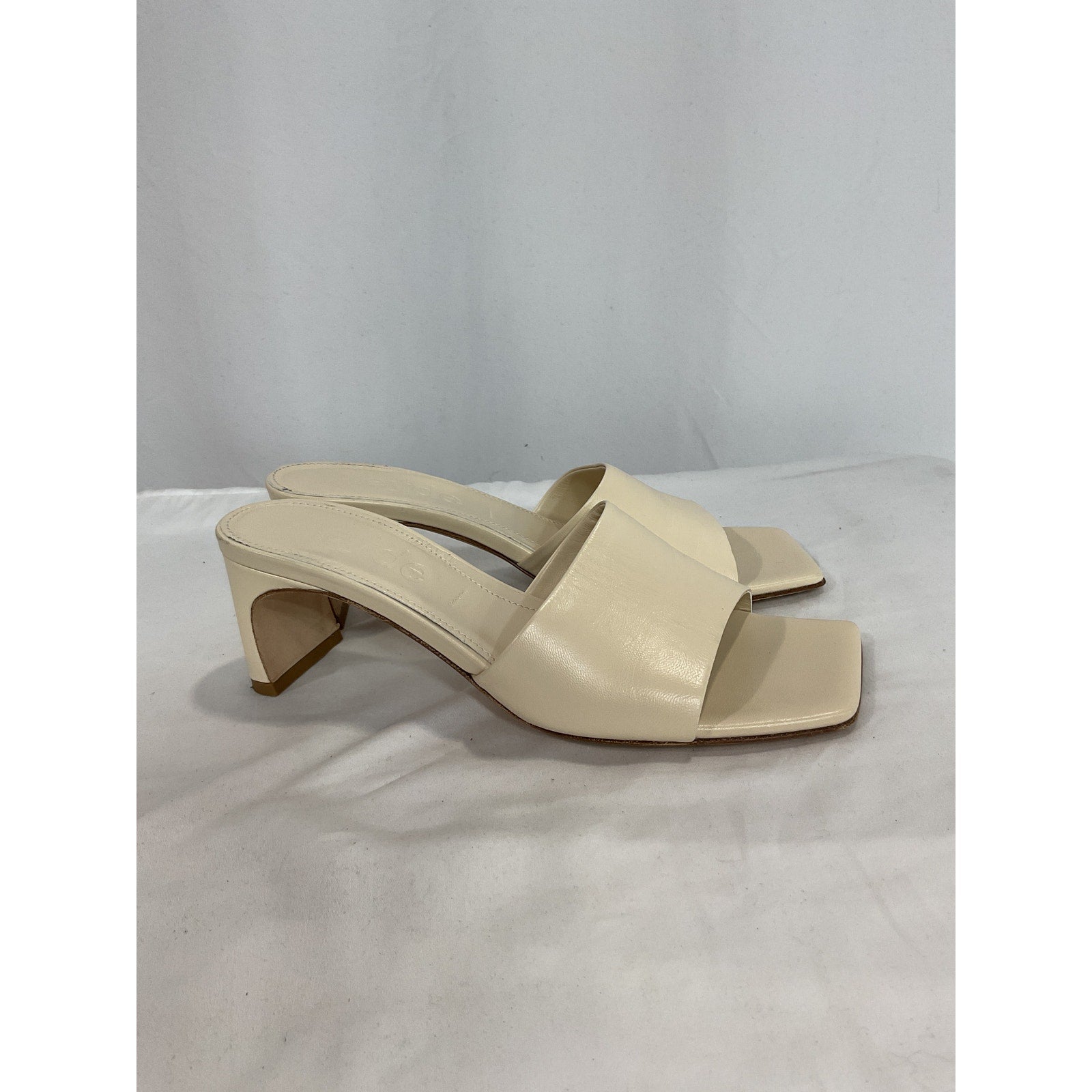 Aeyde 'Jeanie' Tan Nappa Leather Creamy Open Toe Sandals Size 7