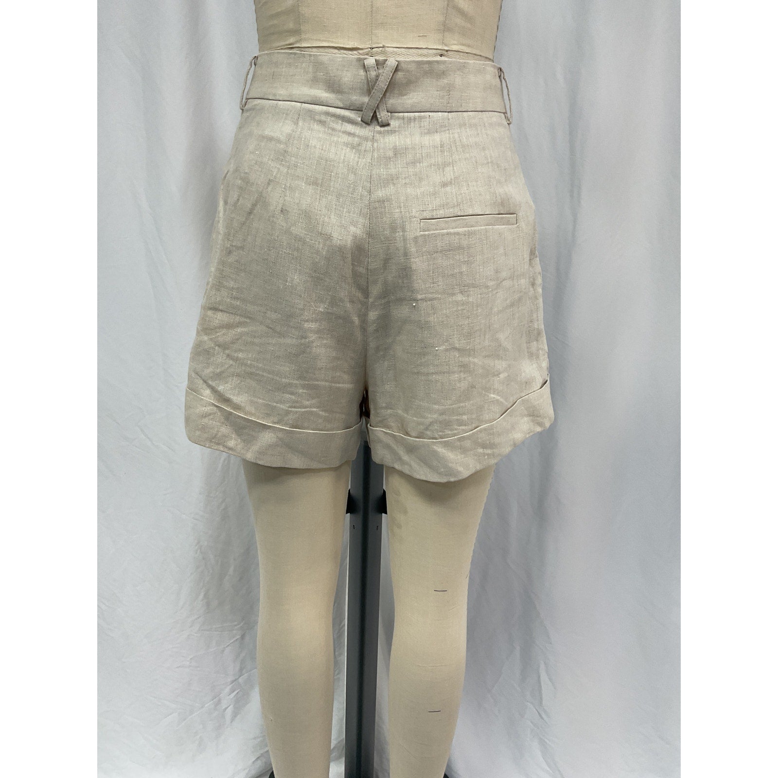 Helsa 'Rolled' Beige Linen Short Size S