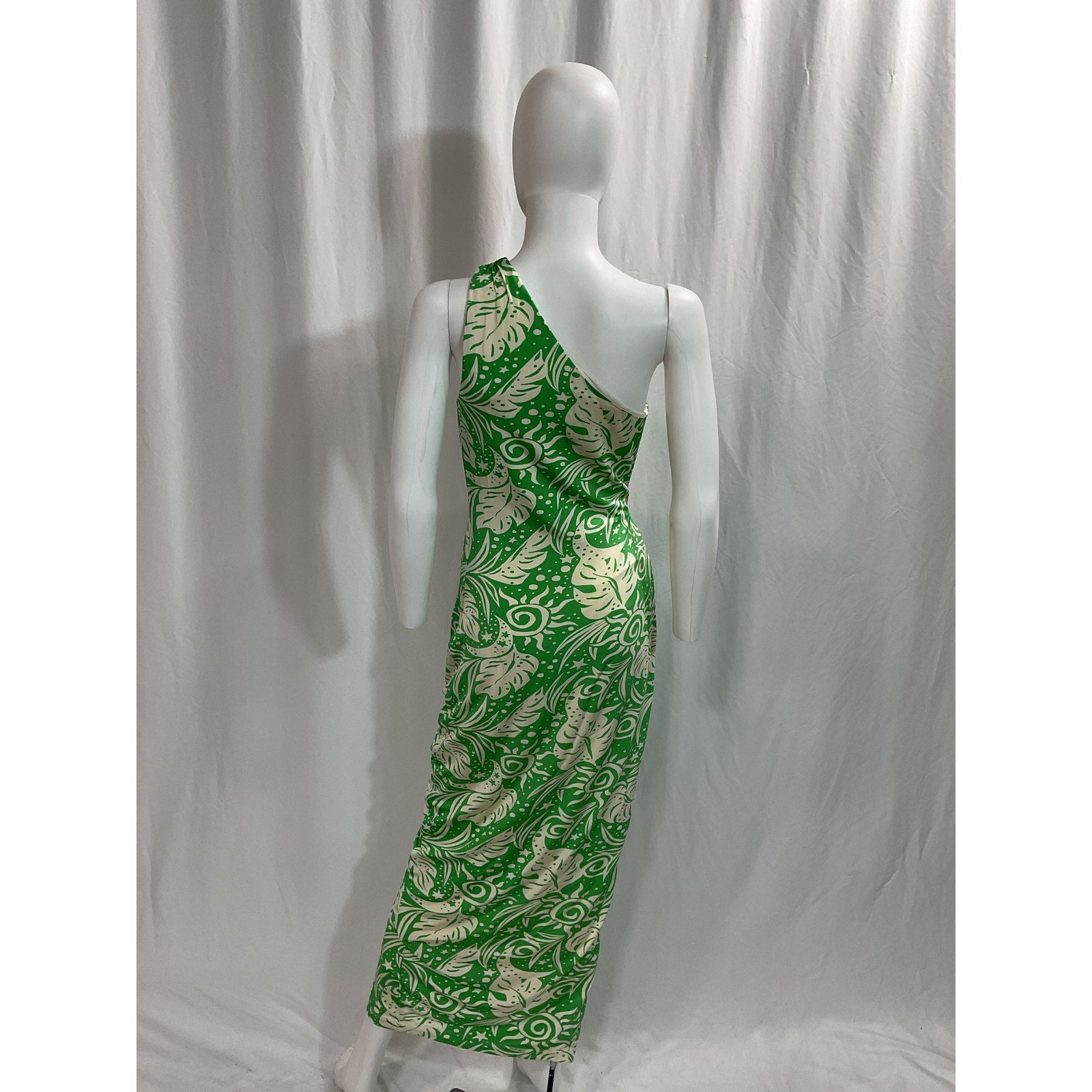 Saylor 'Kaegan' Green One Shoulder Dress Size M