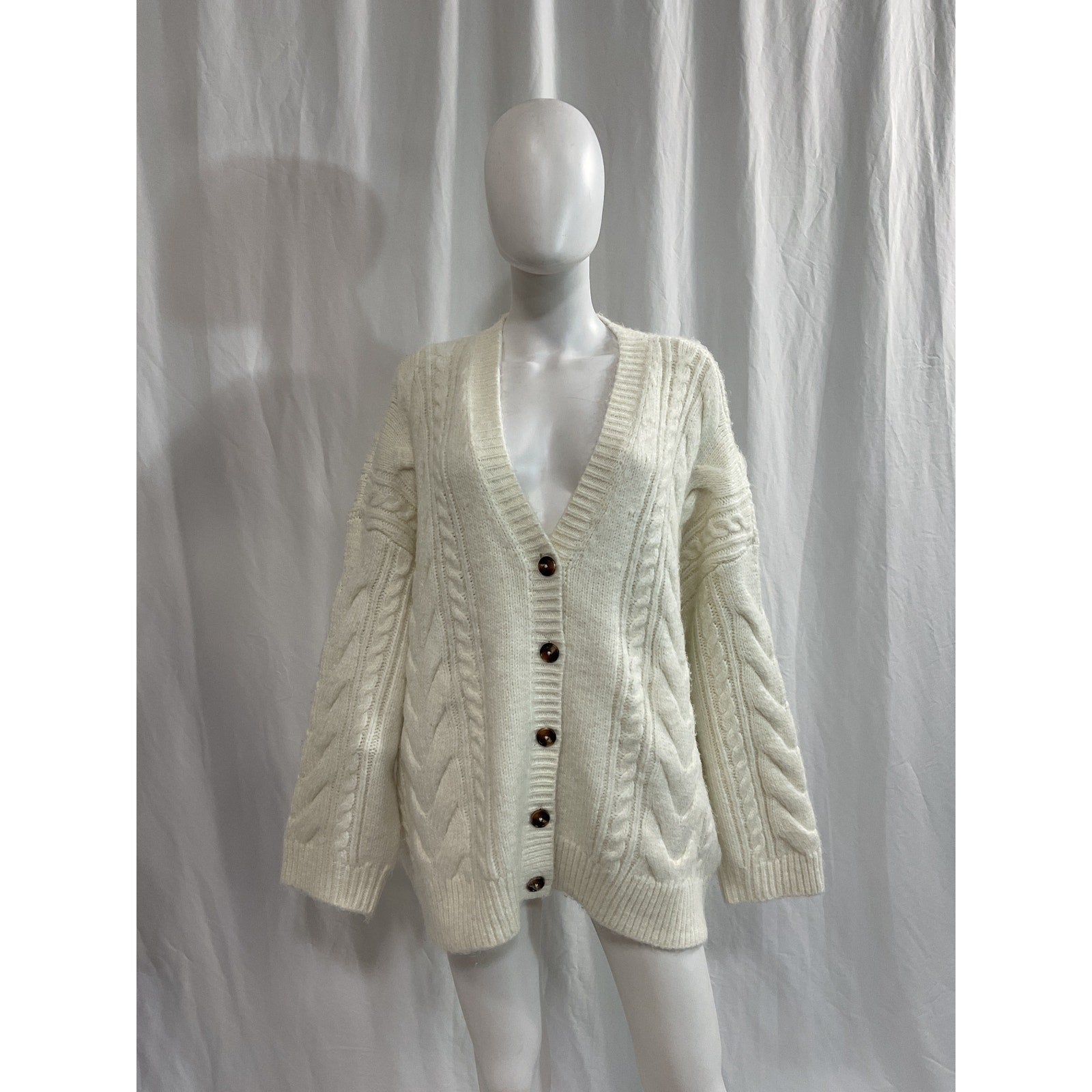 Helsa 'Serena' White Cable Cardigan Size S