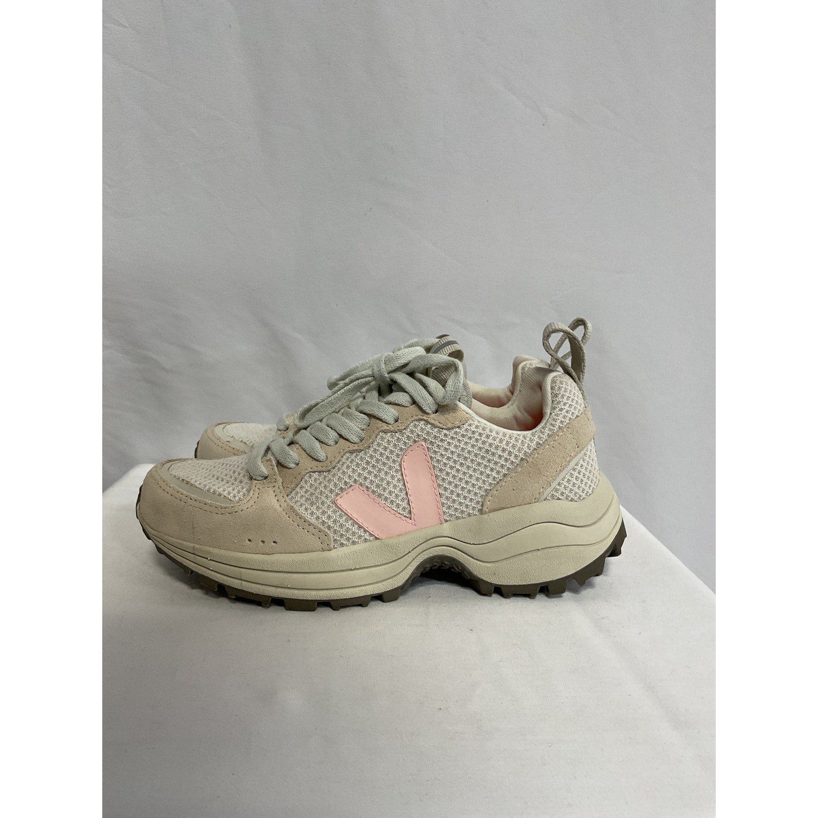 Veja 'Venturi' White Sneakers Size 6
