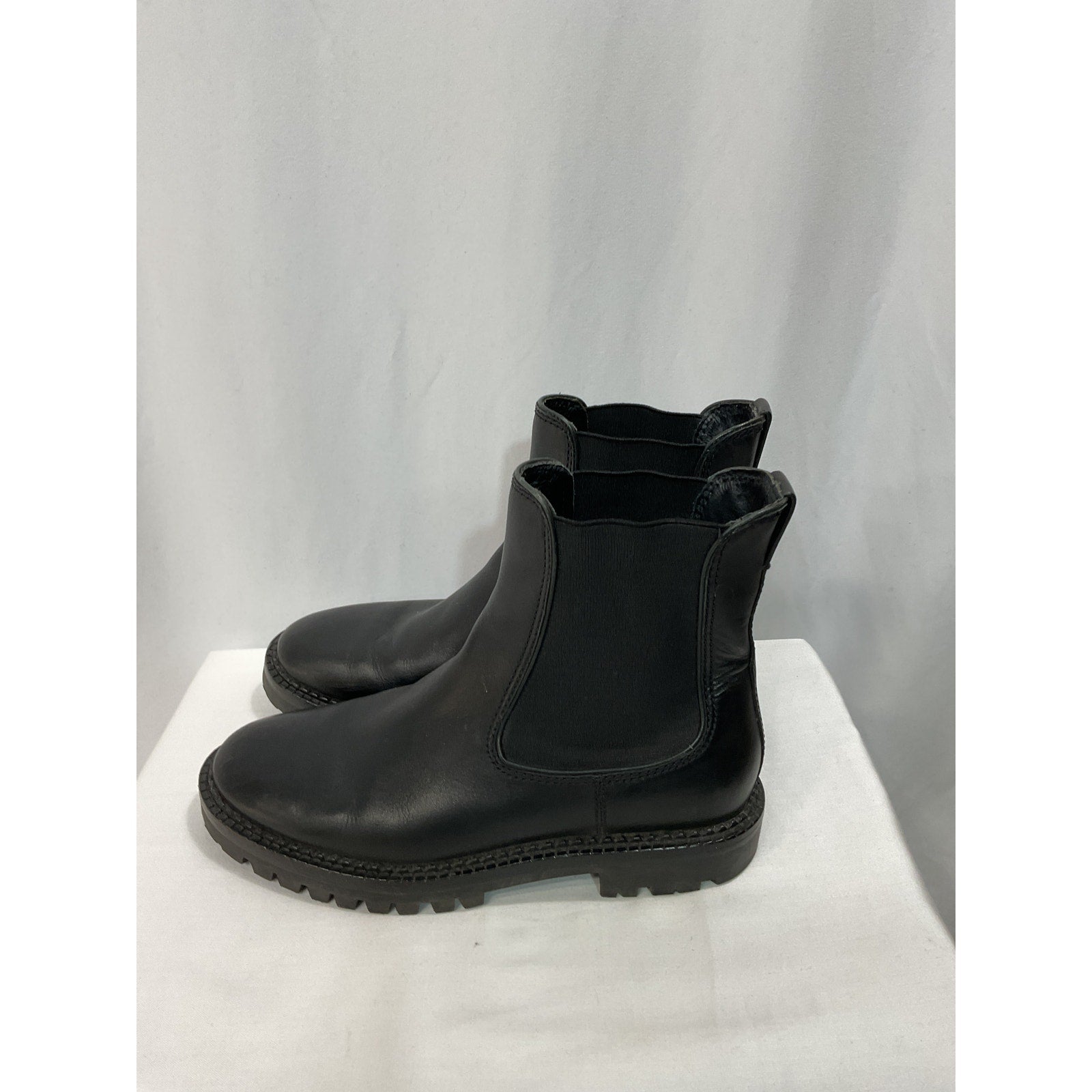 Vince 'Carmine' Black Leather Chelsea Boots Size 6.5