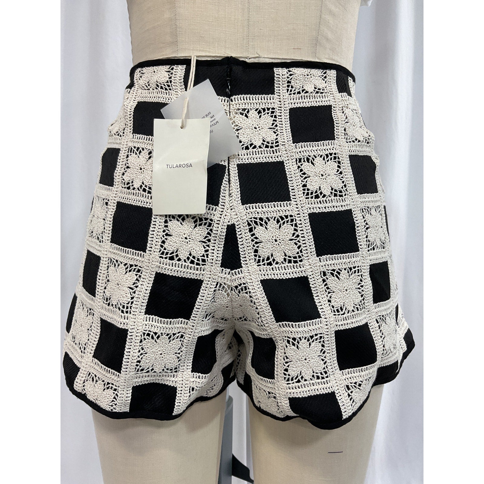 Tularosa 'Anna' Black Short Size XL - NWT
