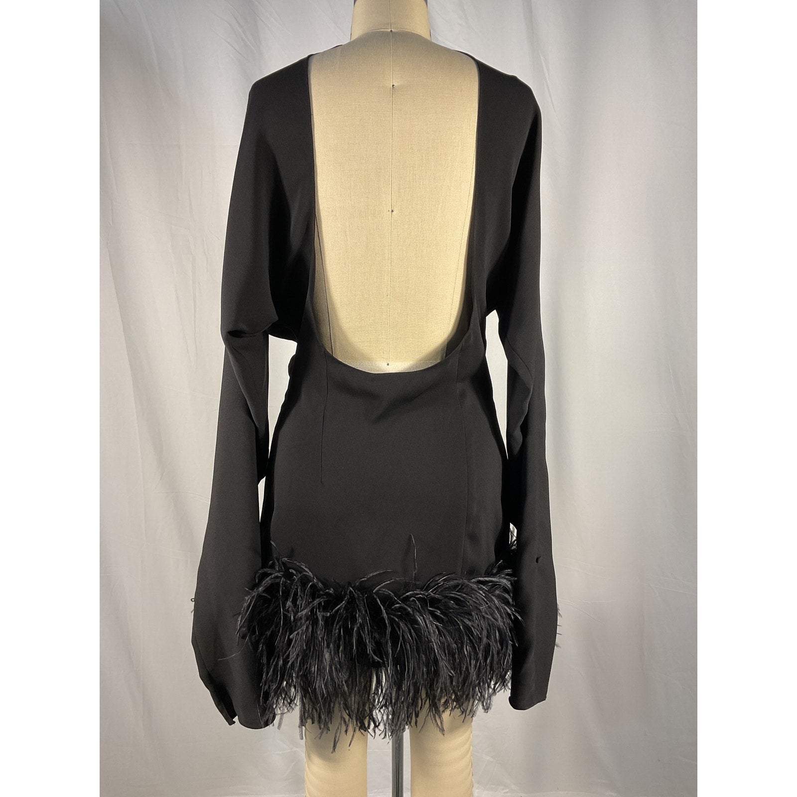 16Arlington 'Flora' Black Open Back Feather-Trimmed Crepe Mini Dress Size 6