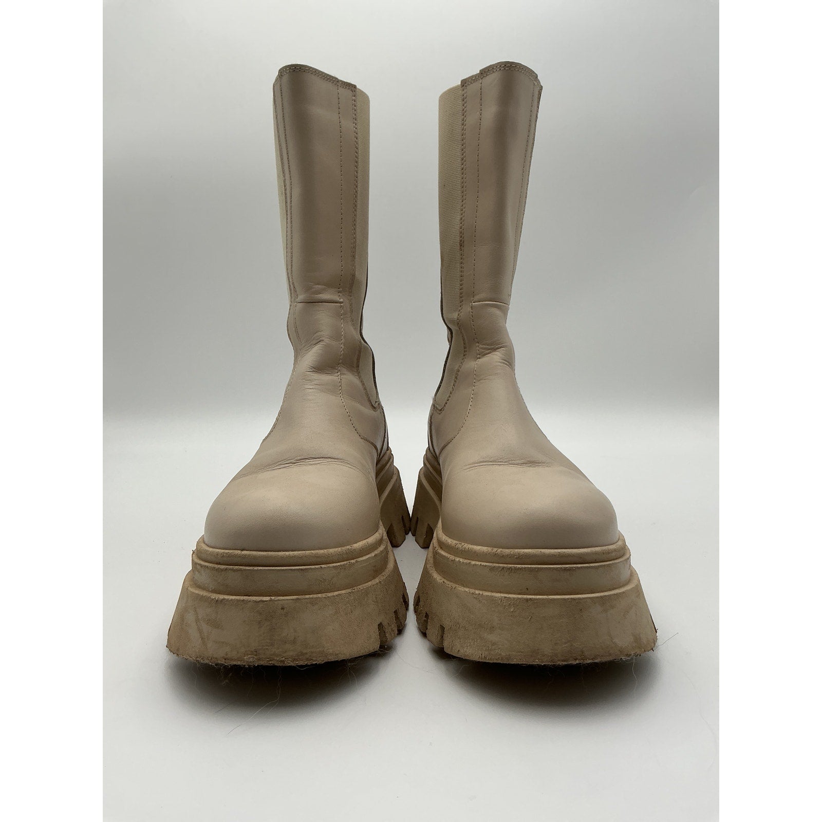Alohas 'All Rounder' Cream Leather Boot Size 9
