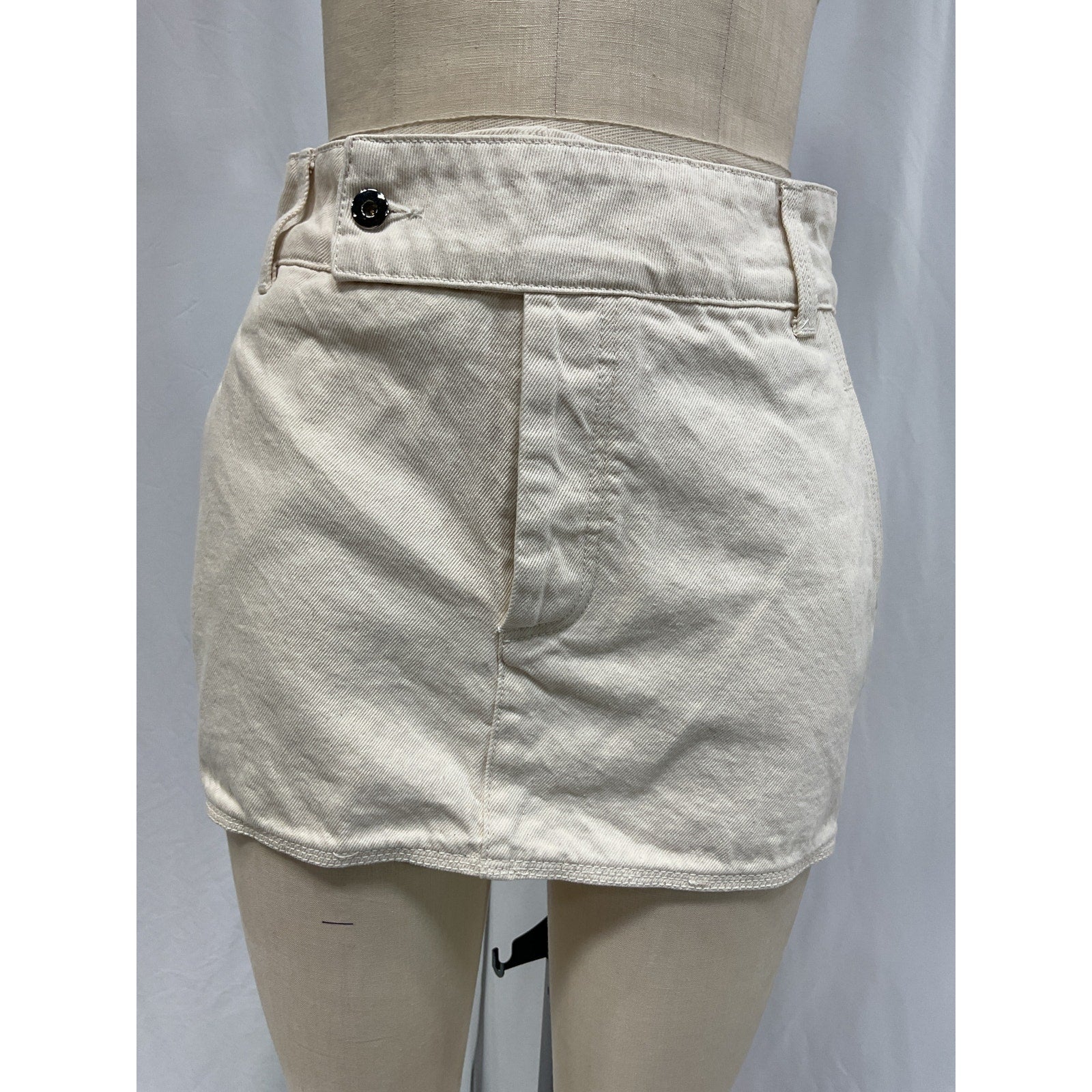 Helsa 'Low Rise' White Mini Skirt Size S