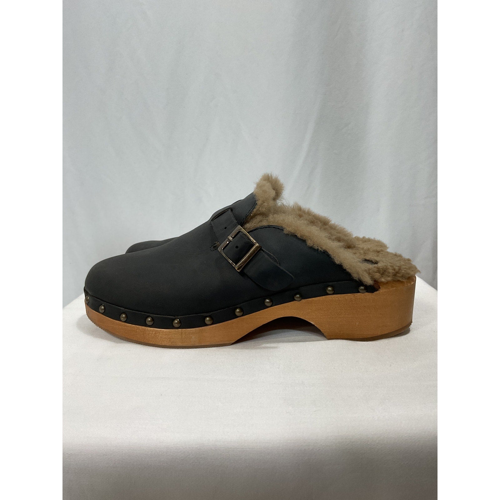 Re/Done '70s' Black Shearling Clogs Size 10