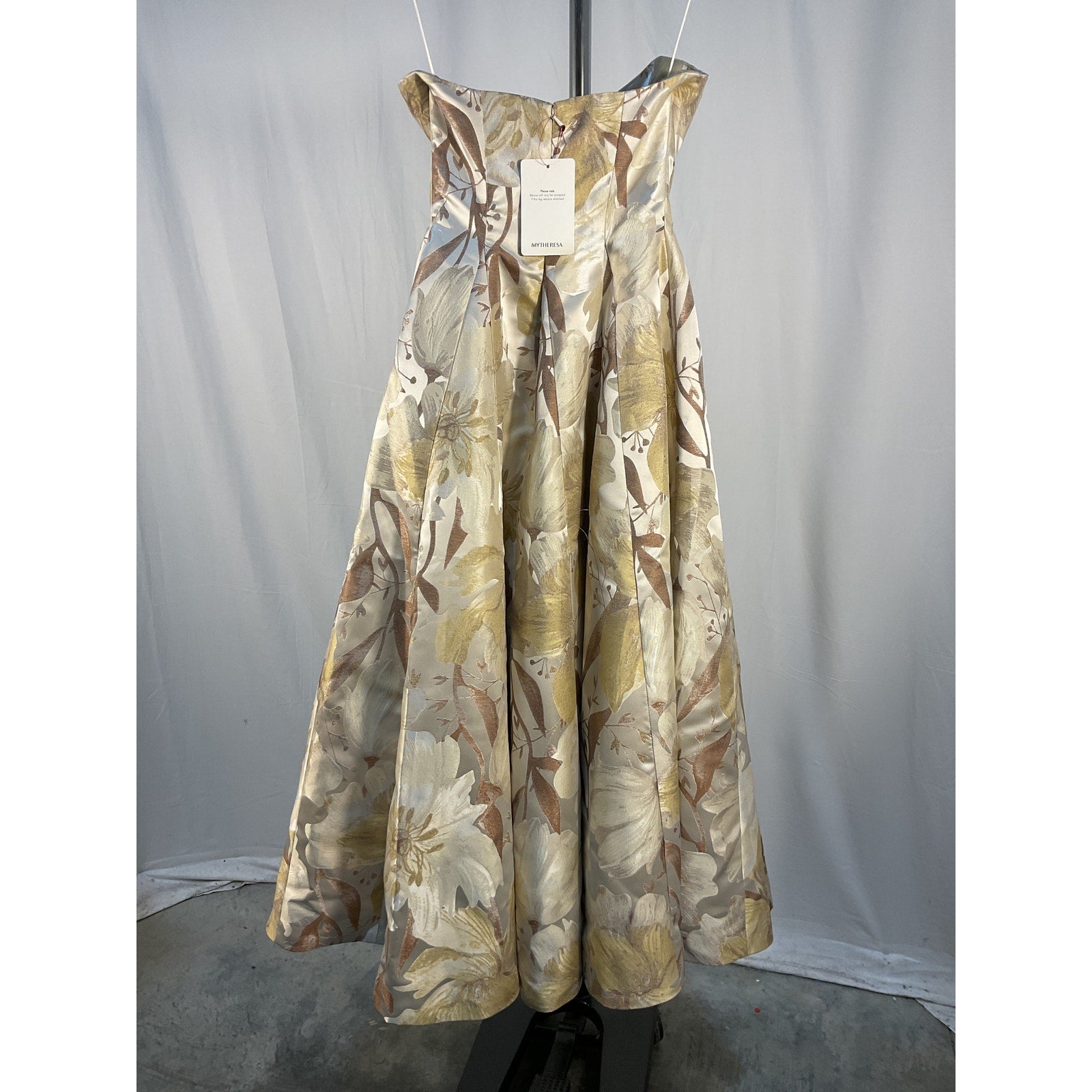 Markarian Floral Metallic White Polyester Gown Size 2 - NWT