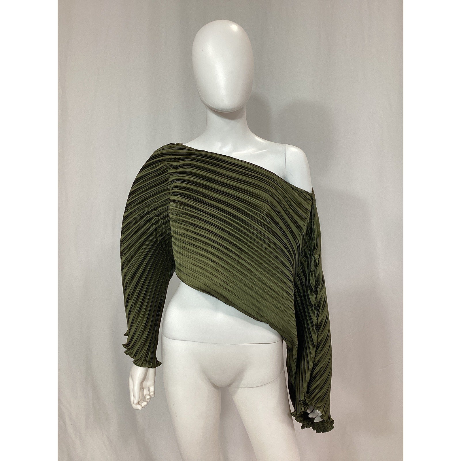 Aiifos 'Sonya' Green Satin Top Size XS