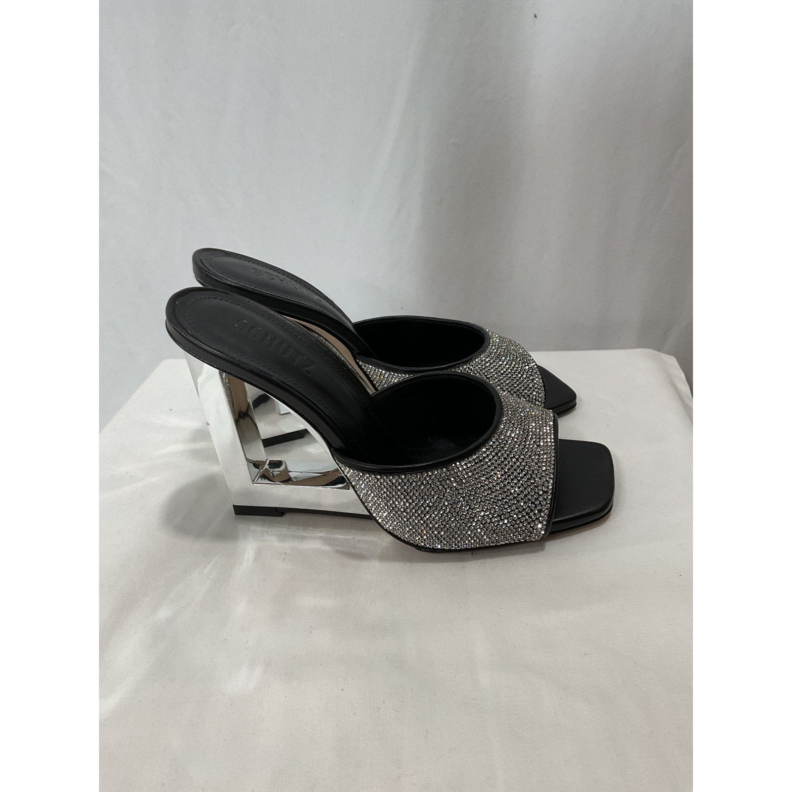 Schutz 'Boris' White Crystal Embellished Sandal Size 8