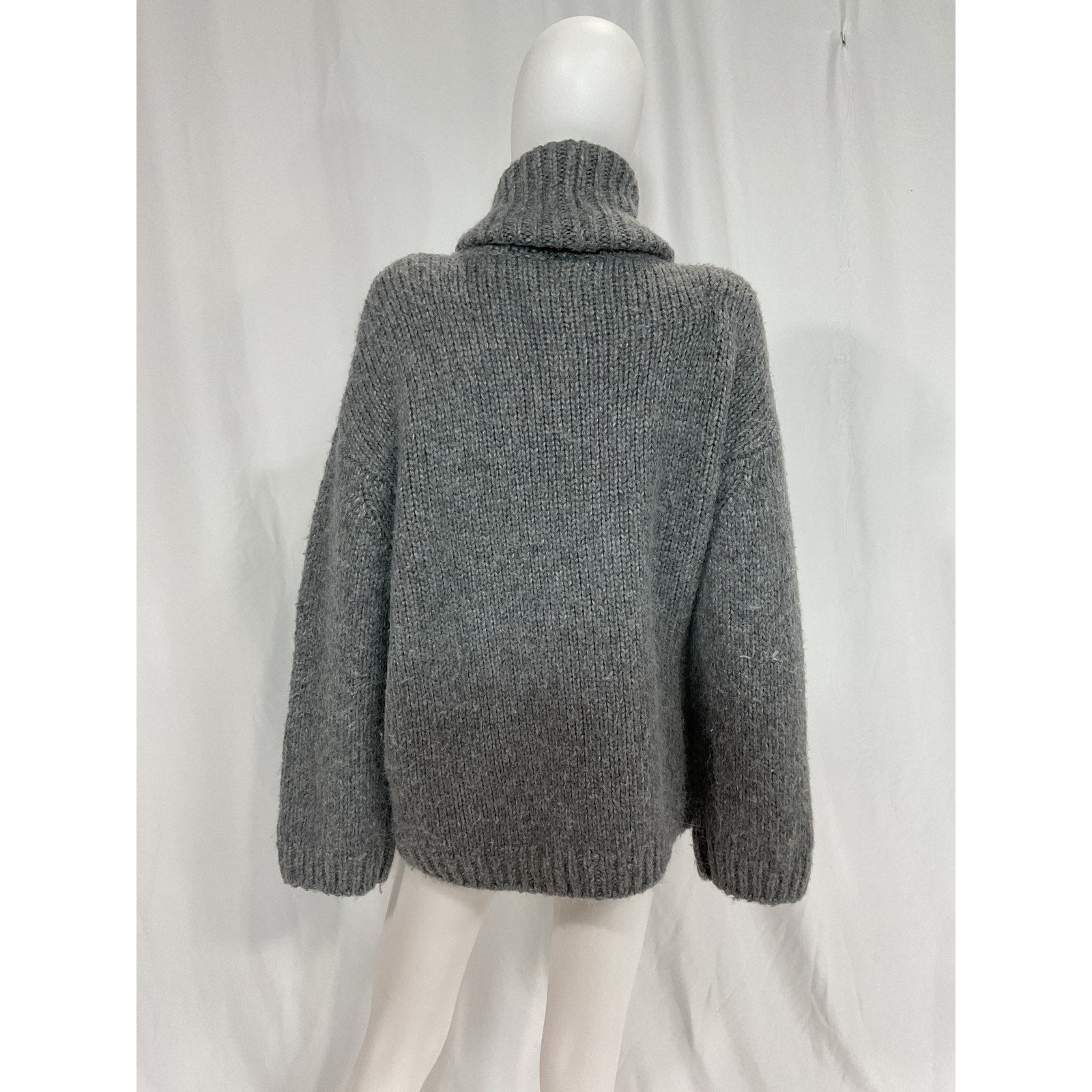 Helsa 'Janin' Silver Turtleneck Sweater Size S