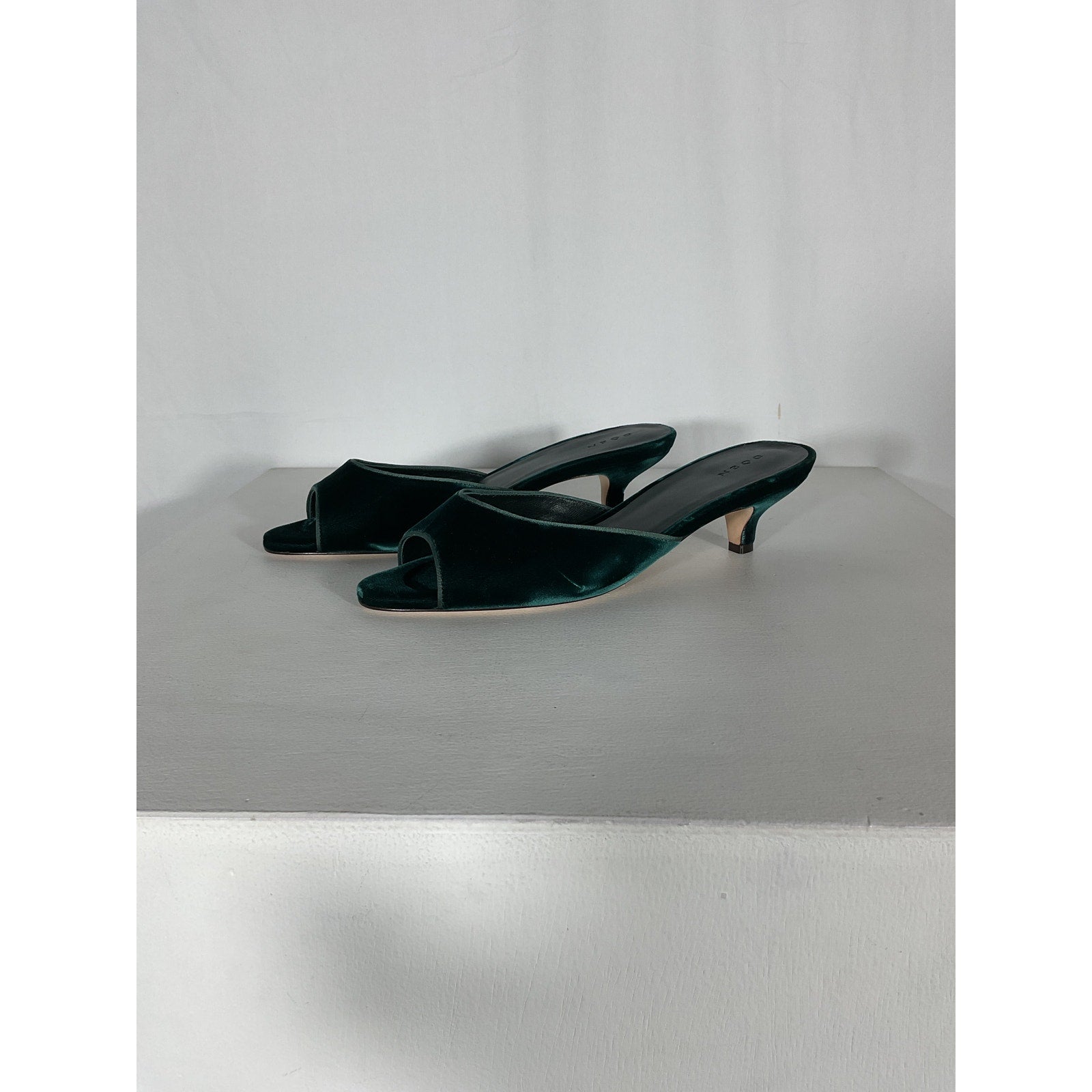 D�en 'Callie' Green Velvet Mule Size 40