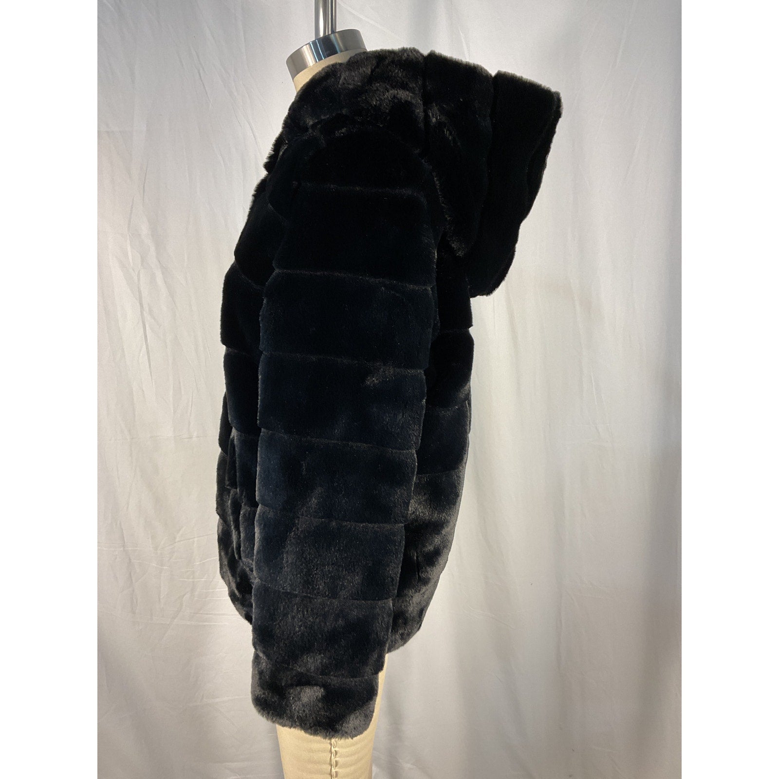 Apparis 'Goldie' Black Polyester 5 Faux Fur Jacket Size XS