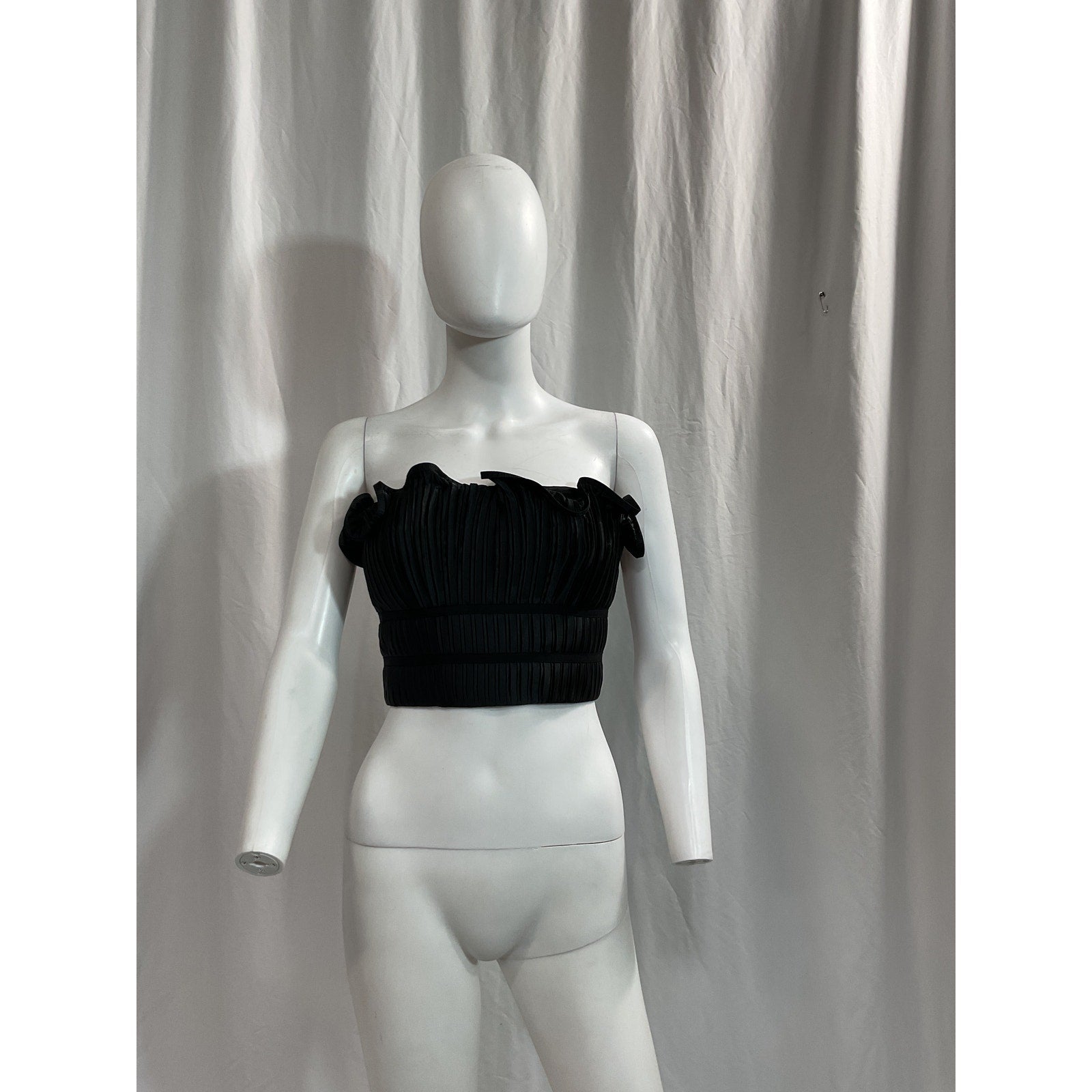 Amur 'Oriel' Black Top Size 4