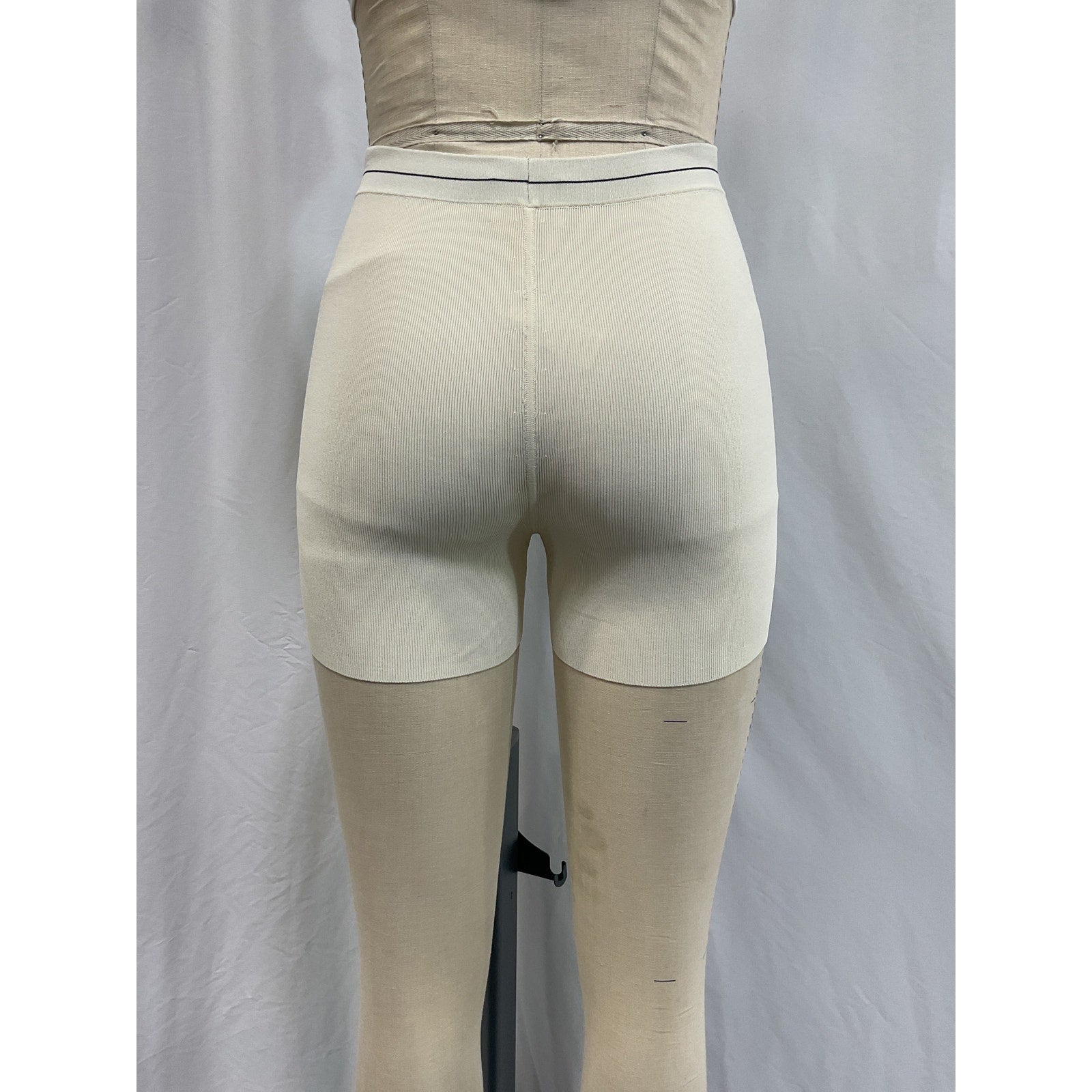 Khaite 'Bryant' White Viscose Biker Short Size S