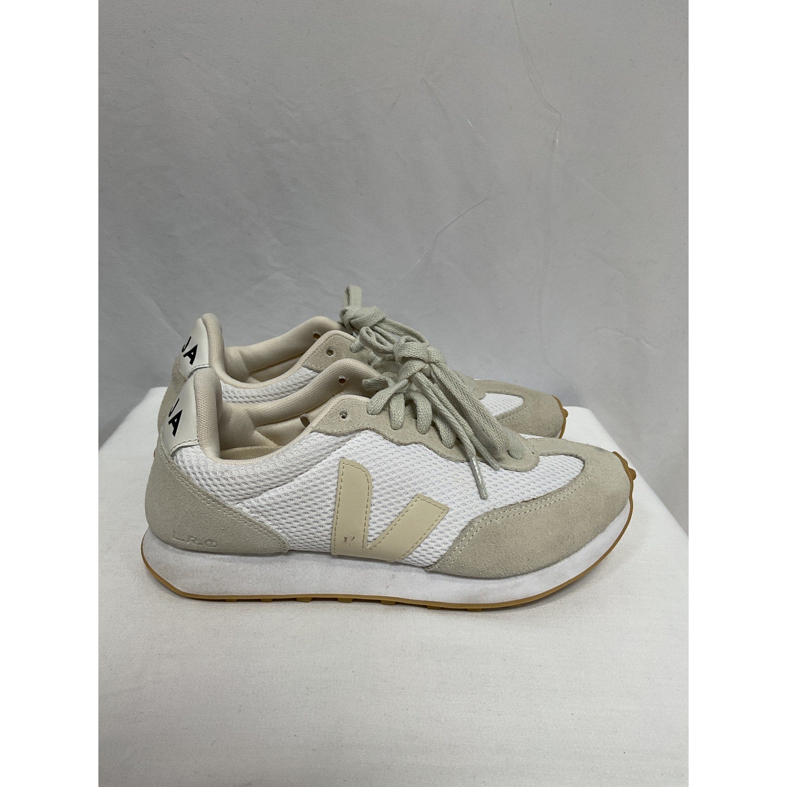 Veja 'Rio' White Branco Suede Leather Sneaker Size 8