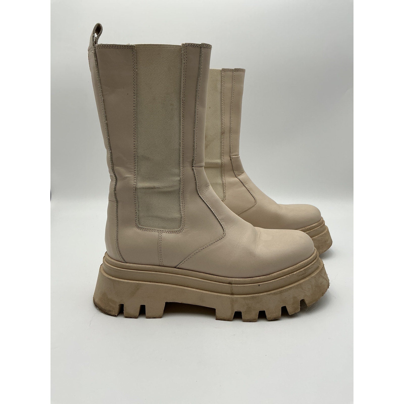 Alohas 'All Rounder' Cream Leather Boot Size 9