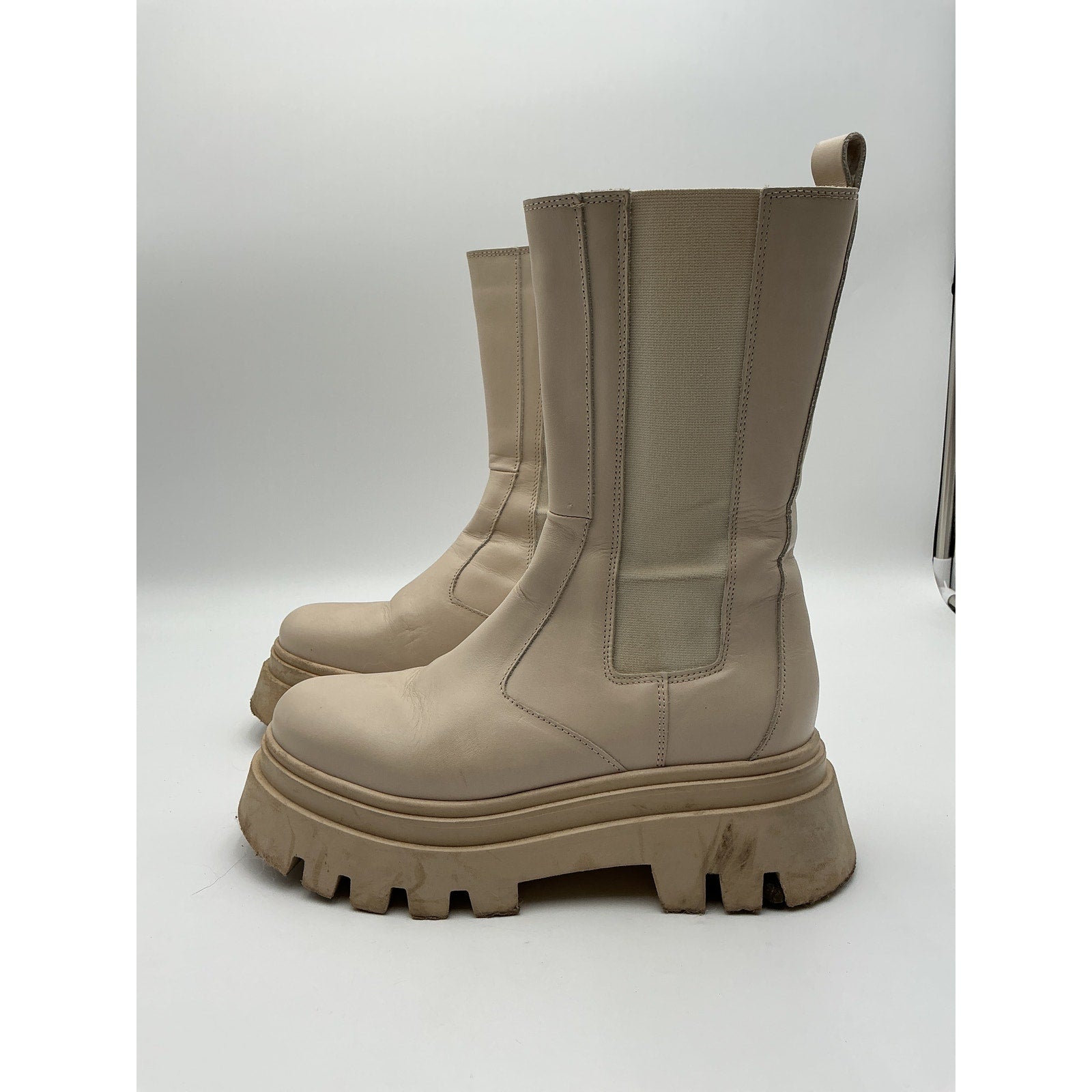 Alohas 'All Rounder' Cream Leather Boot Size 9