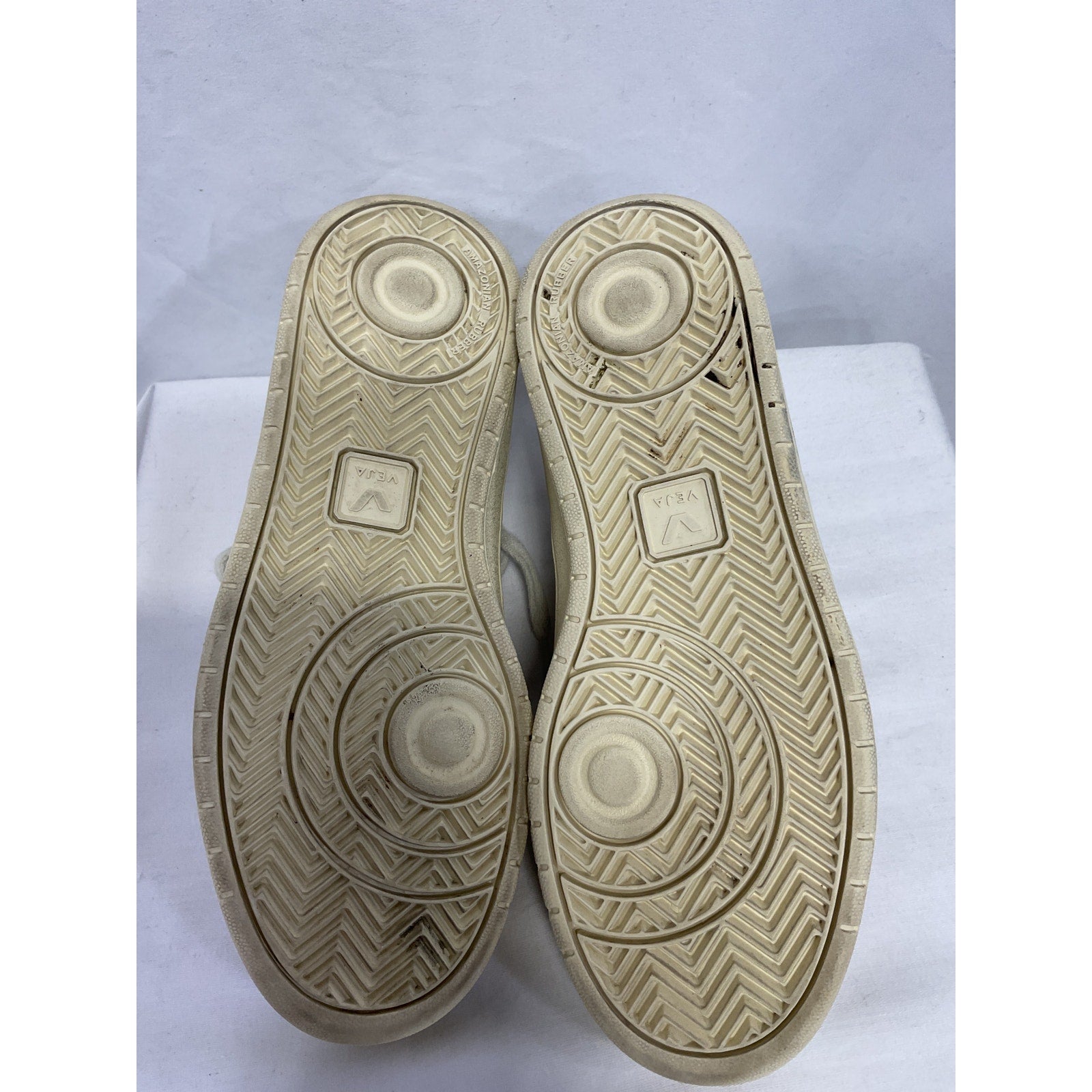 Veja 'V-90' White Leather Sneaker Size 10