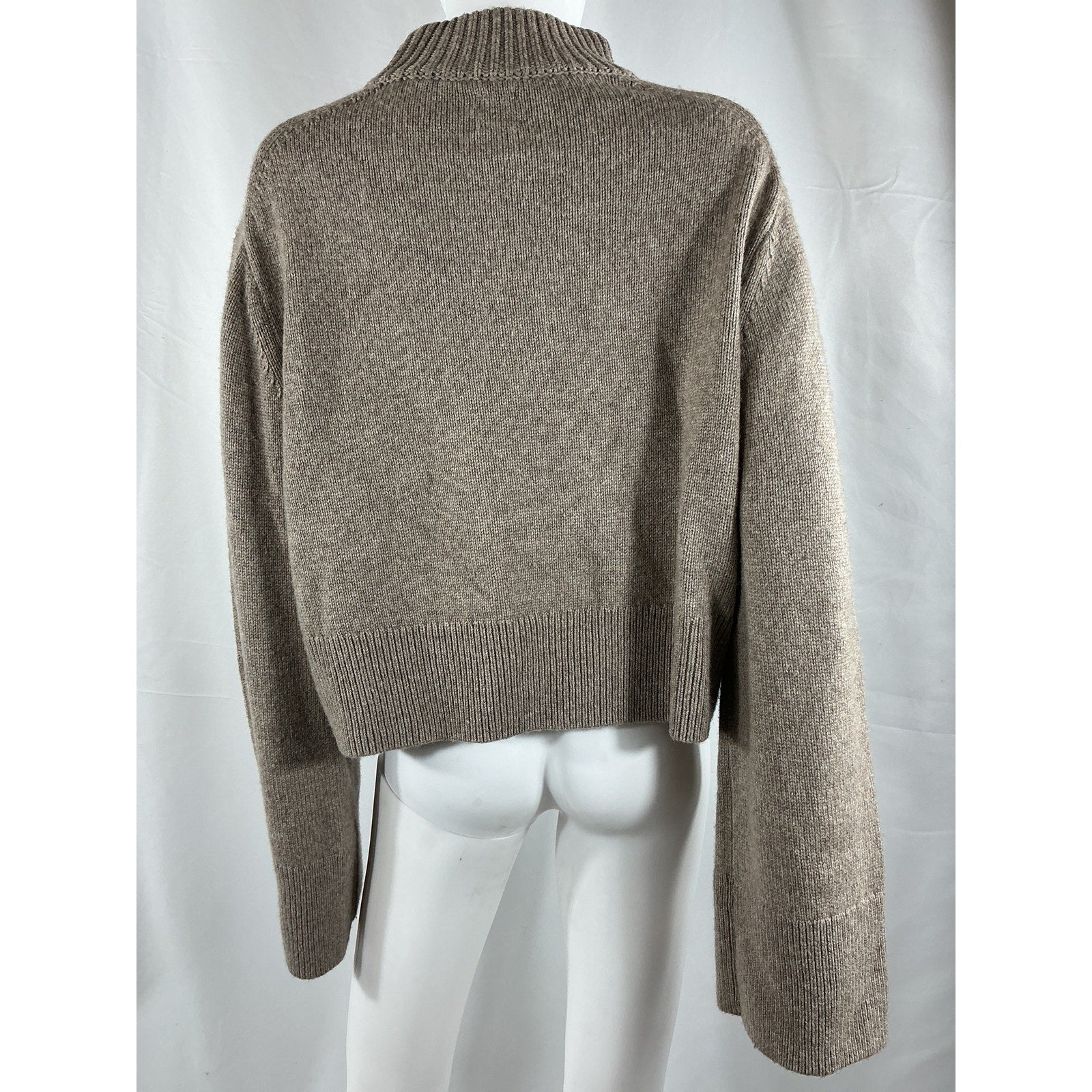 Helsa 'Pamelia' Grey Nylon Crew Neck Sweater Size S