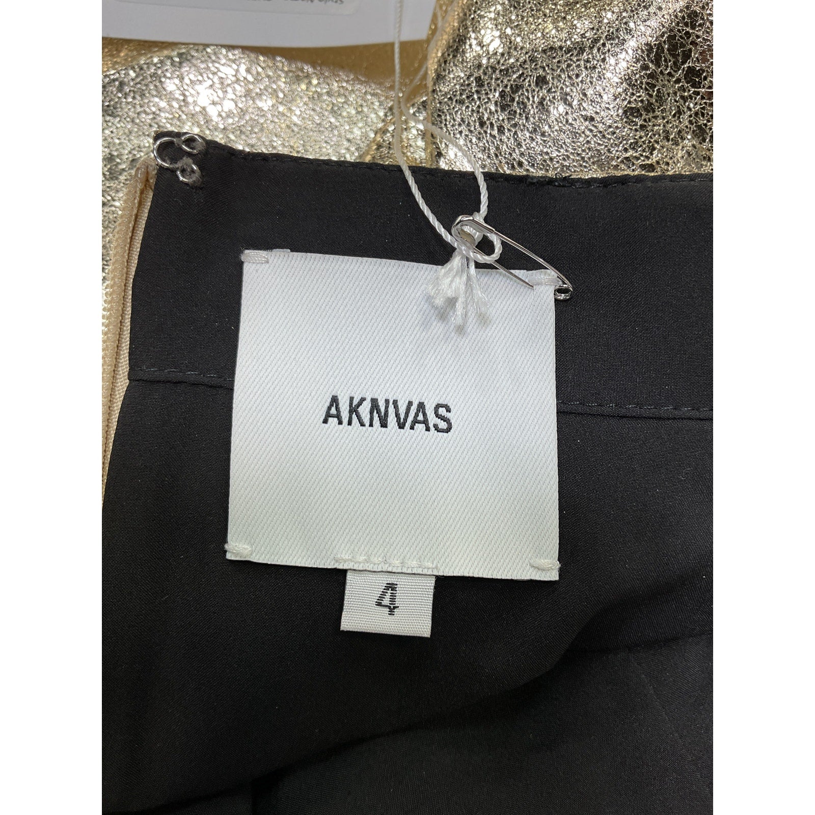Aknvas 'Cherry' Gold Polyester Skirt Size 4 - NWT