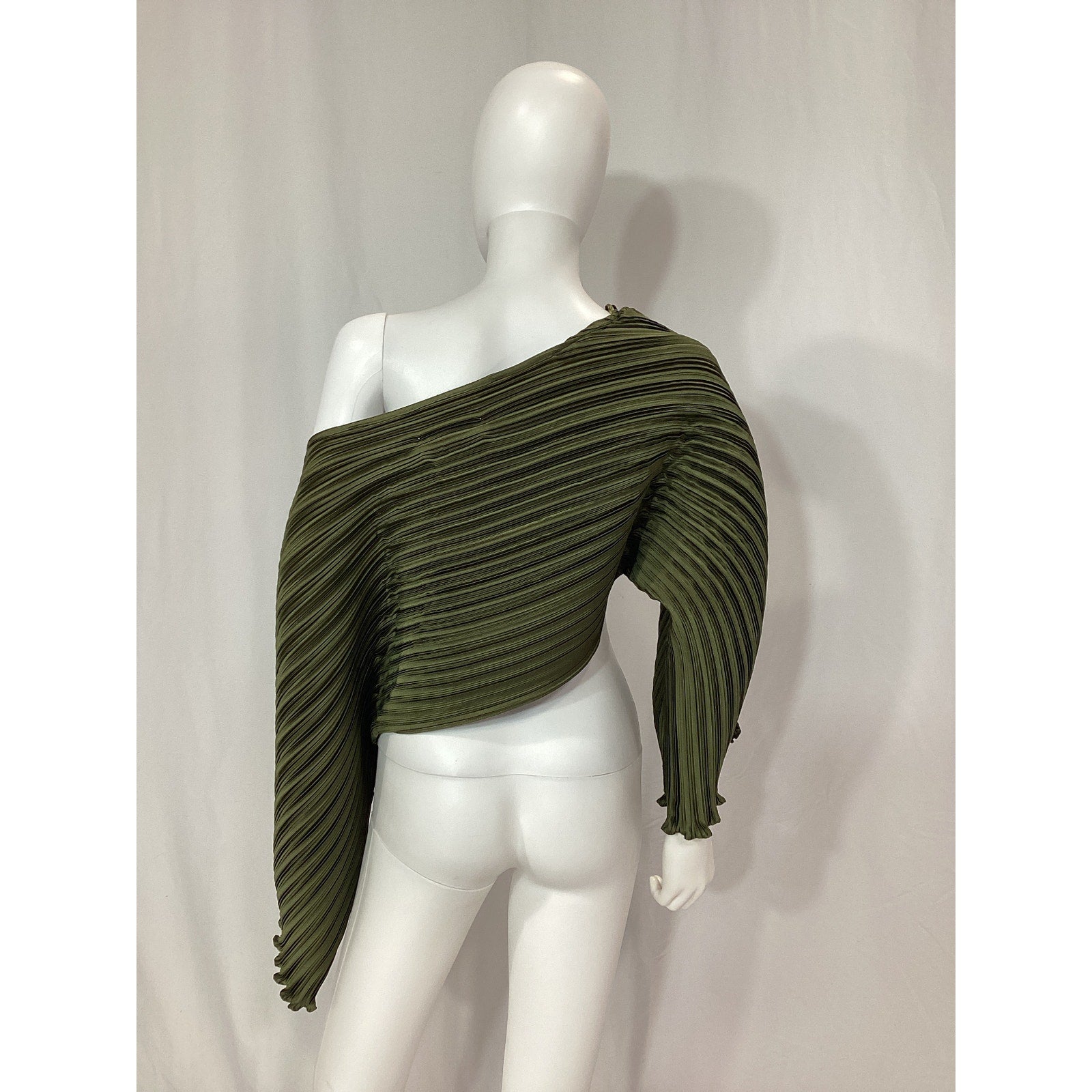 Aiifos 'Sonya' Green Satin Top Size XS